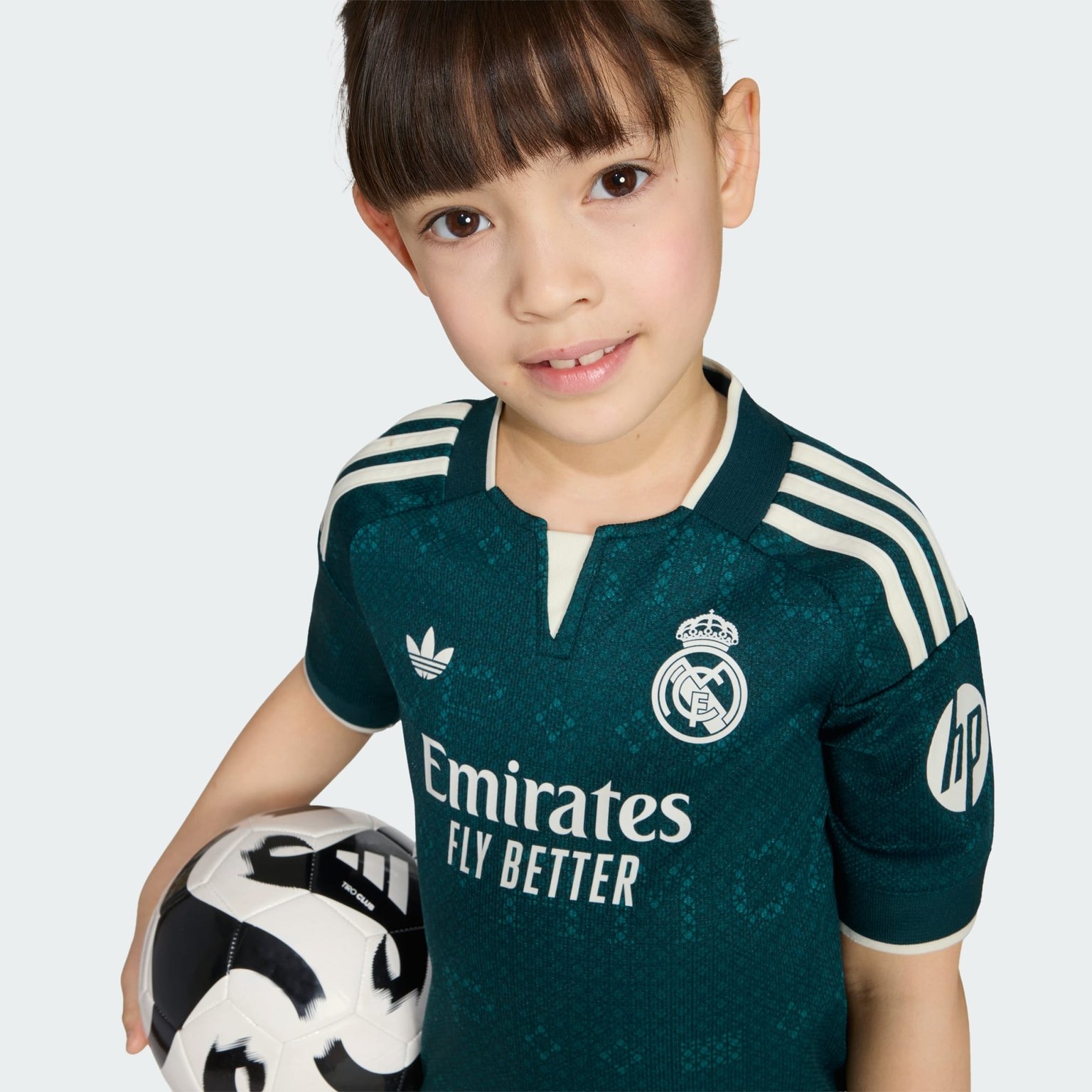 Kid's Adidas Real Madrid Away 2026 Kit - Image 11